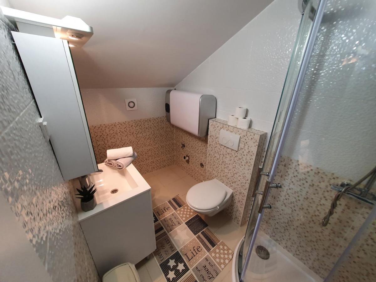 Apartaments Ukic Prvic Sepurine Exterior photo
